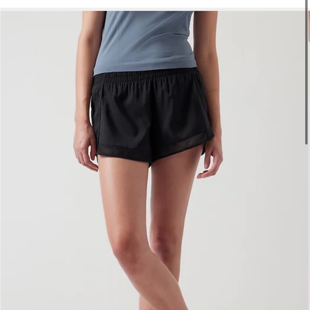 Athleta mesh racer run short 4’’ Black Size M